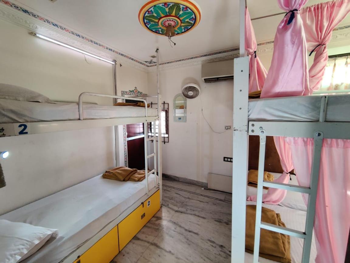 Whereabout Hostel อุเดเปอร์ ภายนอก รูปภาพ